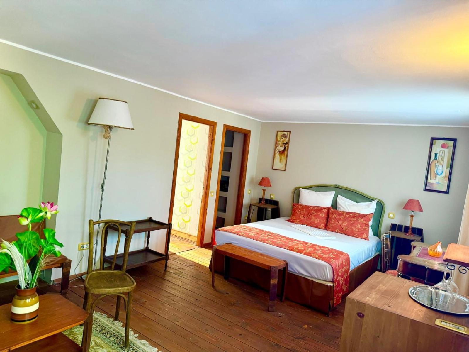 Domeniile Clos Des Colombes Douazeci si Trei August Bagian luar foto