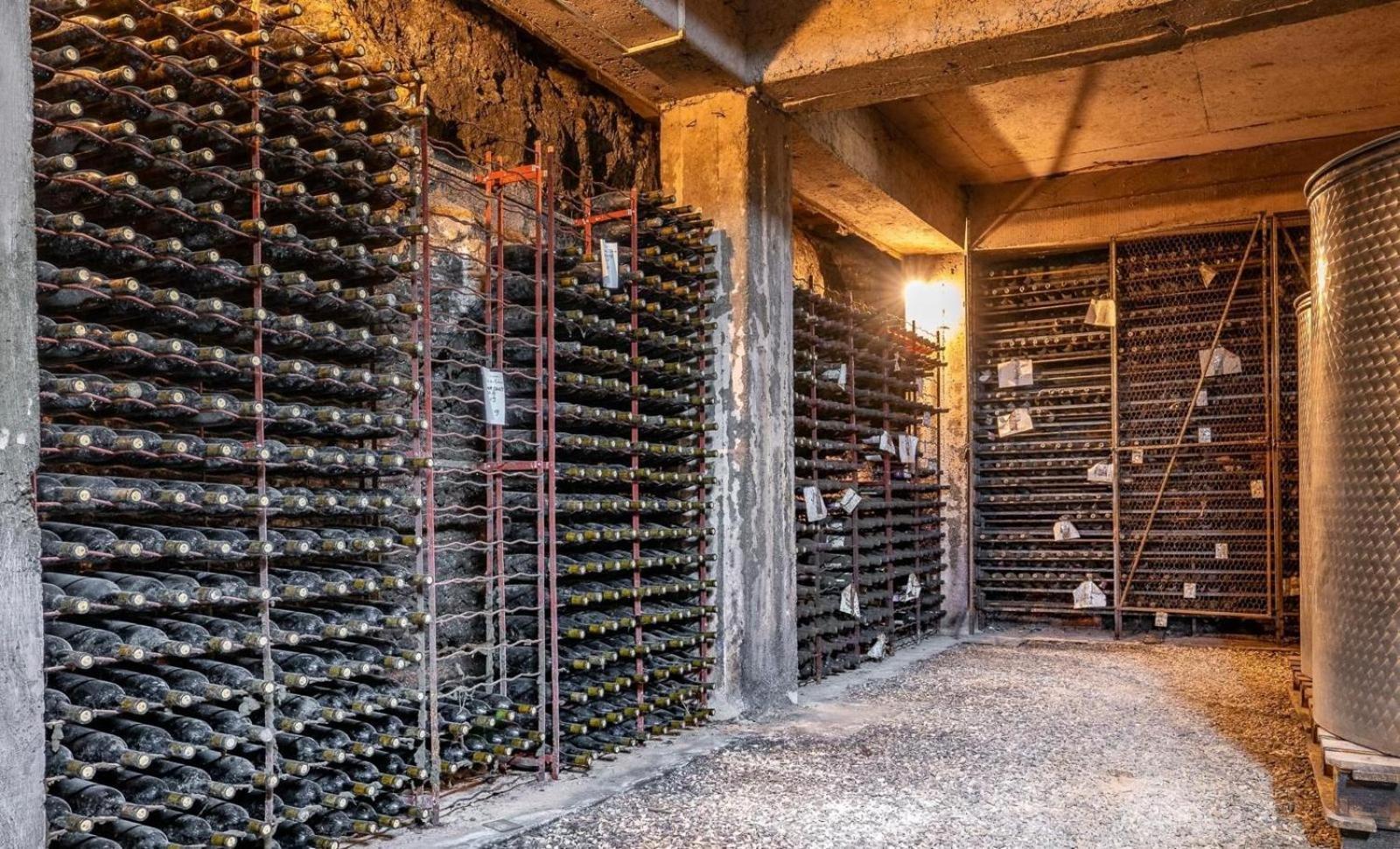 Domeniile Clos Des Colombes Douazeci si Trei August Bagian luar foto