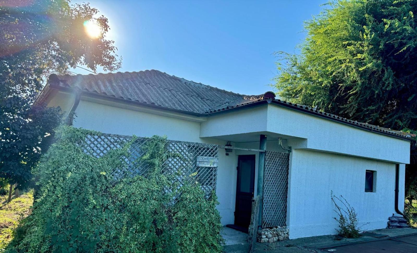 Domeniile Clos Des Colombes Douazeci si Trei August Bagian luar foto