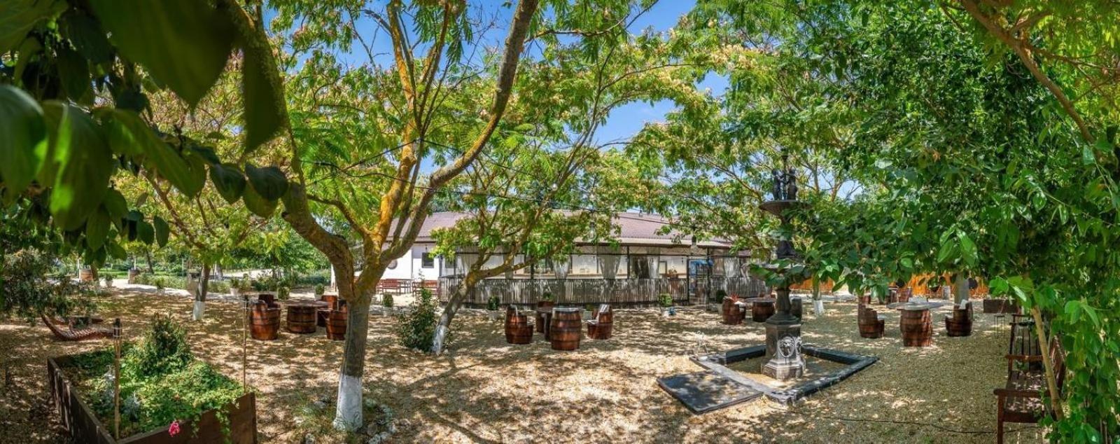 Domeniile Clos Des Colombes Douazeci si Trei August Bagian luar foto